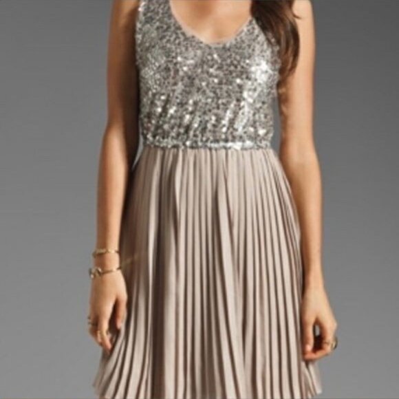BB Dakota Silver Sequin Pleated Sundress - Picture 1 of 3